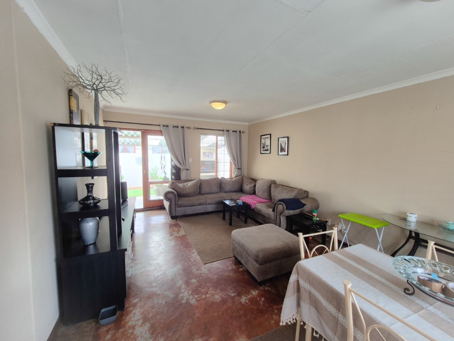 2 Bedroom Property for Sale in Vaalpark Free State